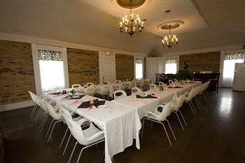 Rogues Harbor Inn Lansing Esterno foto